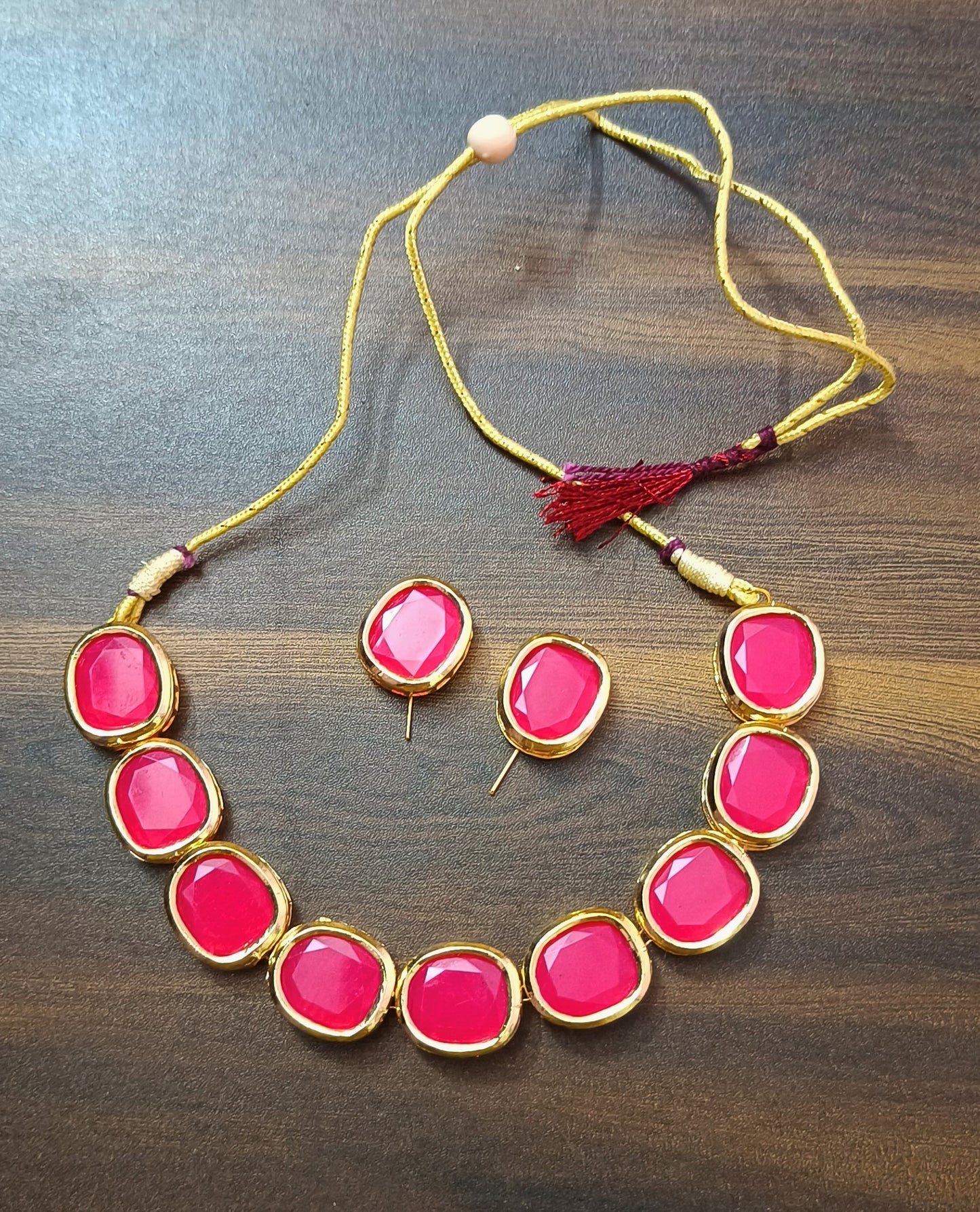 Mugdha Chokar set with Earrings in Red