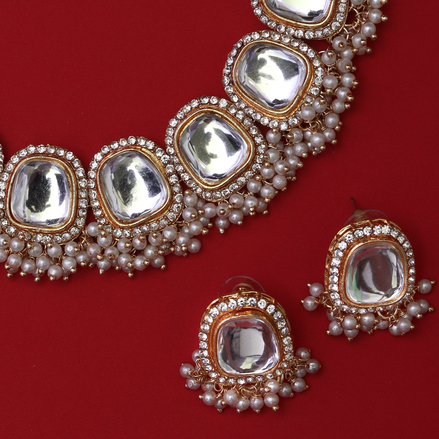 Saamya Necklace set with Earrings in Off white