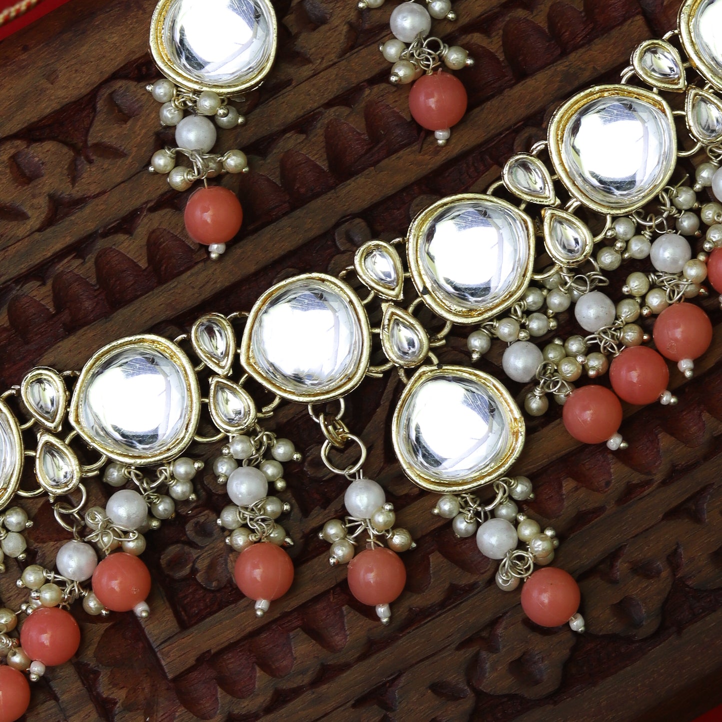 Farhana Kundan set with earrings set in peach